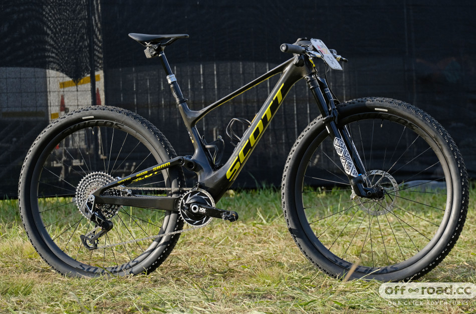 Nino schurter best sale bike 2021